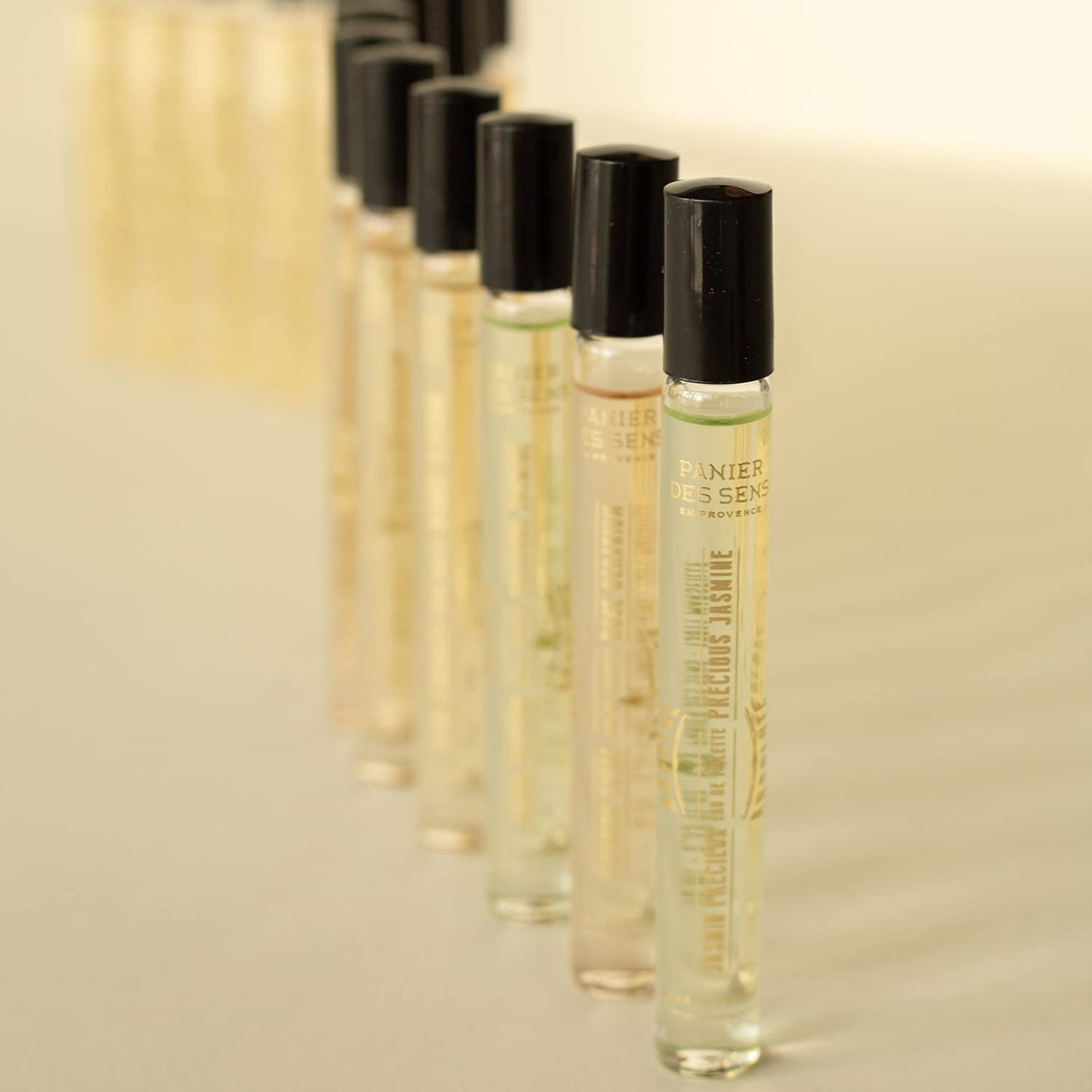 Panier des Sens - Jasmine Roll-on Eau de Toilette 0.3 Floz β Floral & Intense Fragrance - Mini Perfume for Women - Parfum Crafted in Grasse, France - Daily Use - Light Travel Perfume