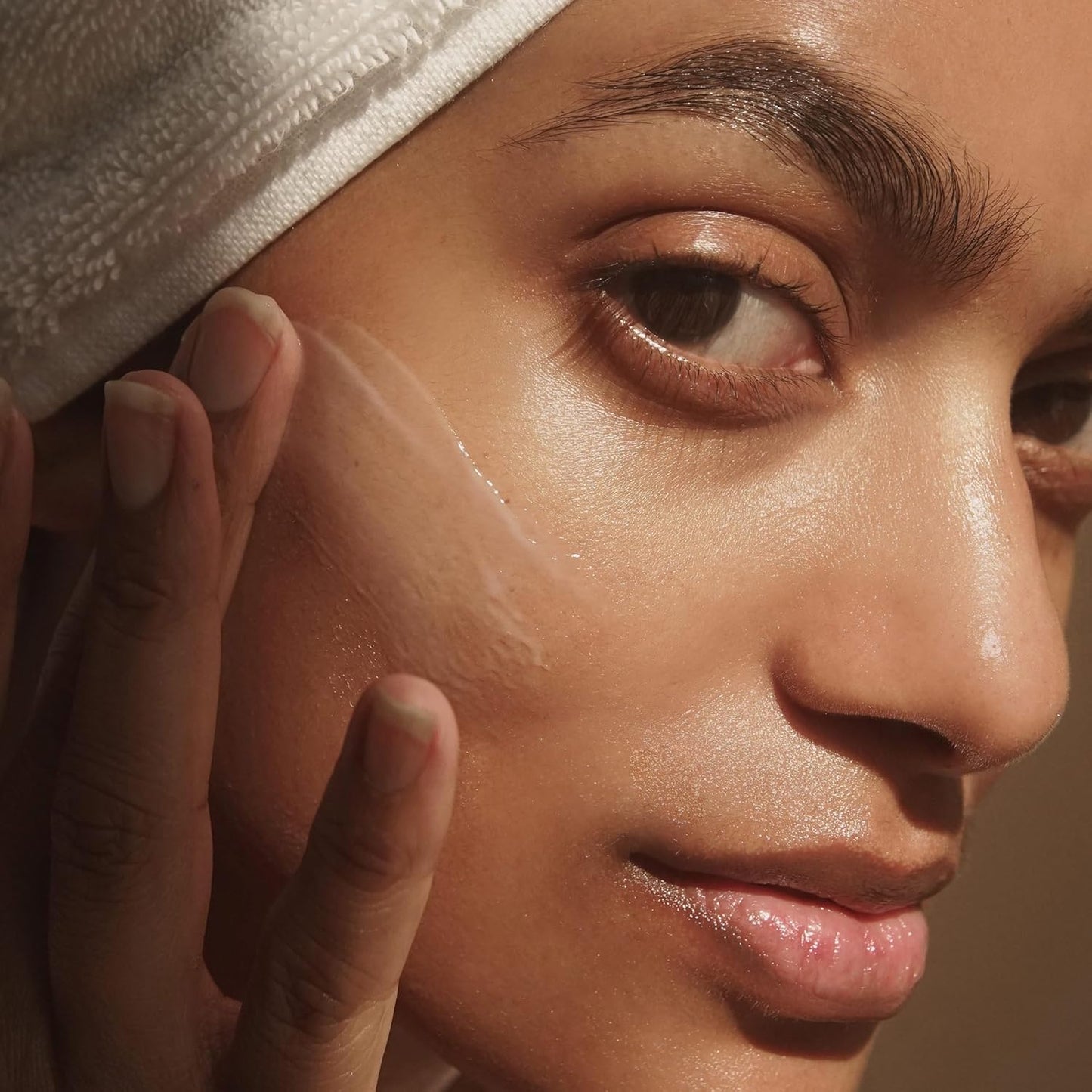 Summer Fridays Cloud Dew Gel Cream Moisturizer - Lightweight Face Moisturizer with Hyaluronic Acid + Ceramides for Skin Plumping Hydration and Glowing Skin (1.7 Fl Oz)