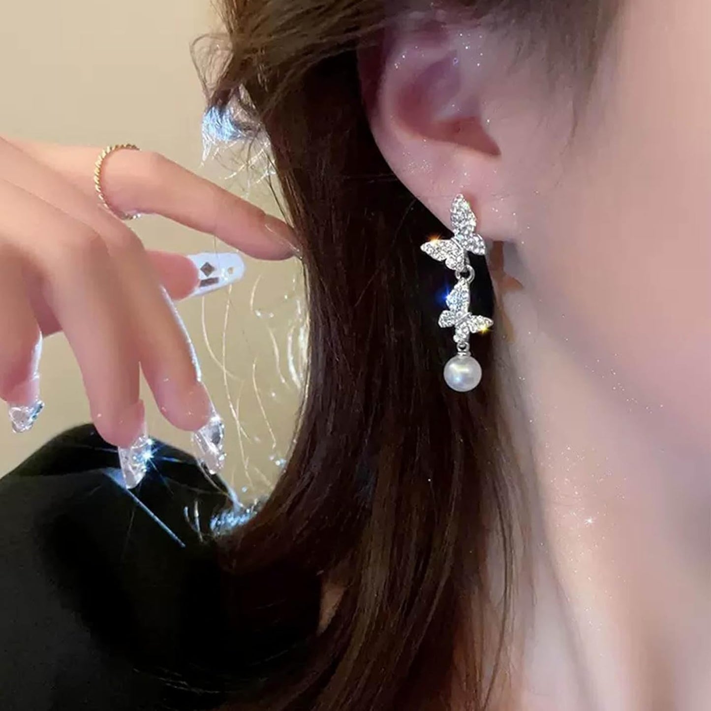 Vintage Crystal Butterfly Drop Earrings Rhinestone Pearl Dangle Earrings Long Butterfly Chain Earrings Silver Pearl Butterfly Earrings Jewelry for Women
