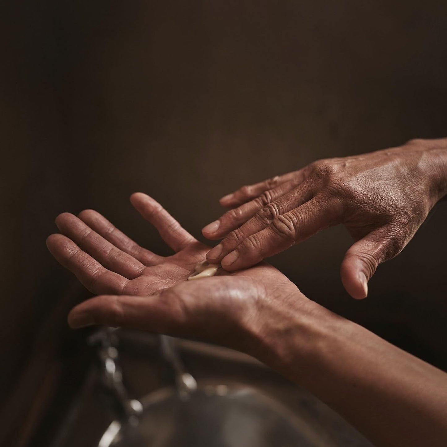 Aesop Resolute Hydrating Body Balm | Supple, Smooth Skin | Emollient Rich With Shea Butter, Wheat Germ Oil and Sweet Almond Oil | 16.9 oz / 500mL