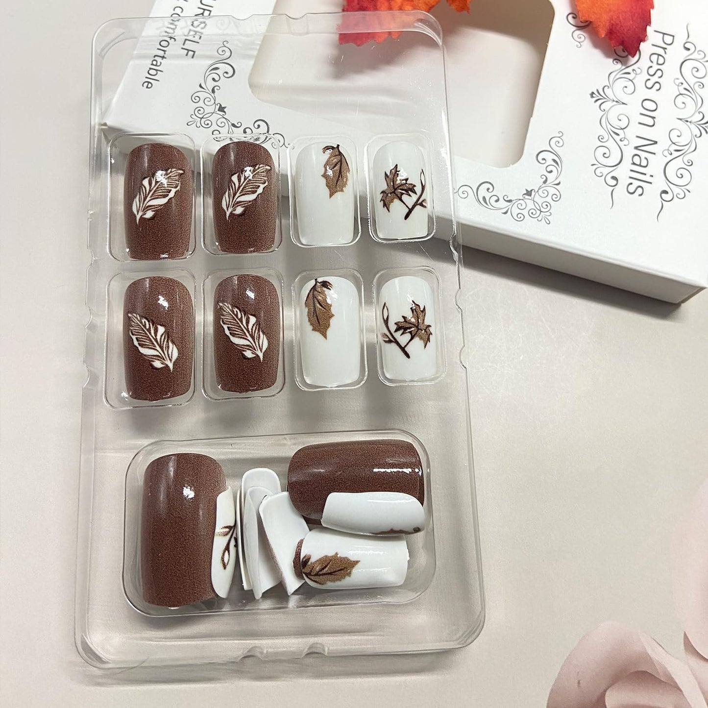 Fall Maple Leaf Press on Nails Medium Square Thanksgiving Fake Nails Glossy Maple Leaves Acrylic Glue on Nail Autumn Artificial Stick on Nail for Women