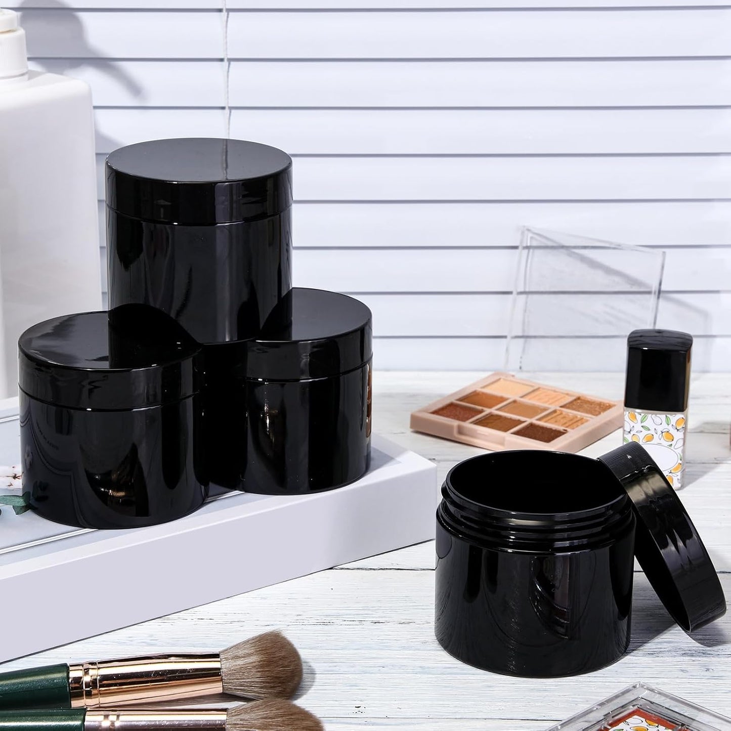 Patelai 4 Pieces Round Wide-mouth Leak Proof Plastic Container Jars with Lids for Travel Storage Makeup Beauty Products Face Creams Oils Salves Ointments DIY Making(6 Ounce,Pure Black)