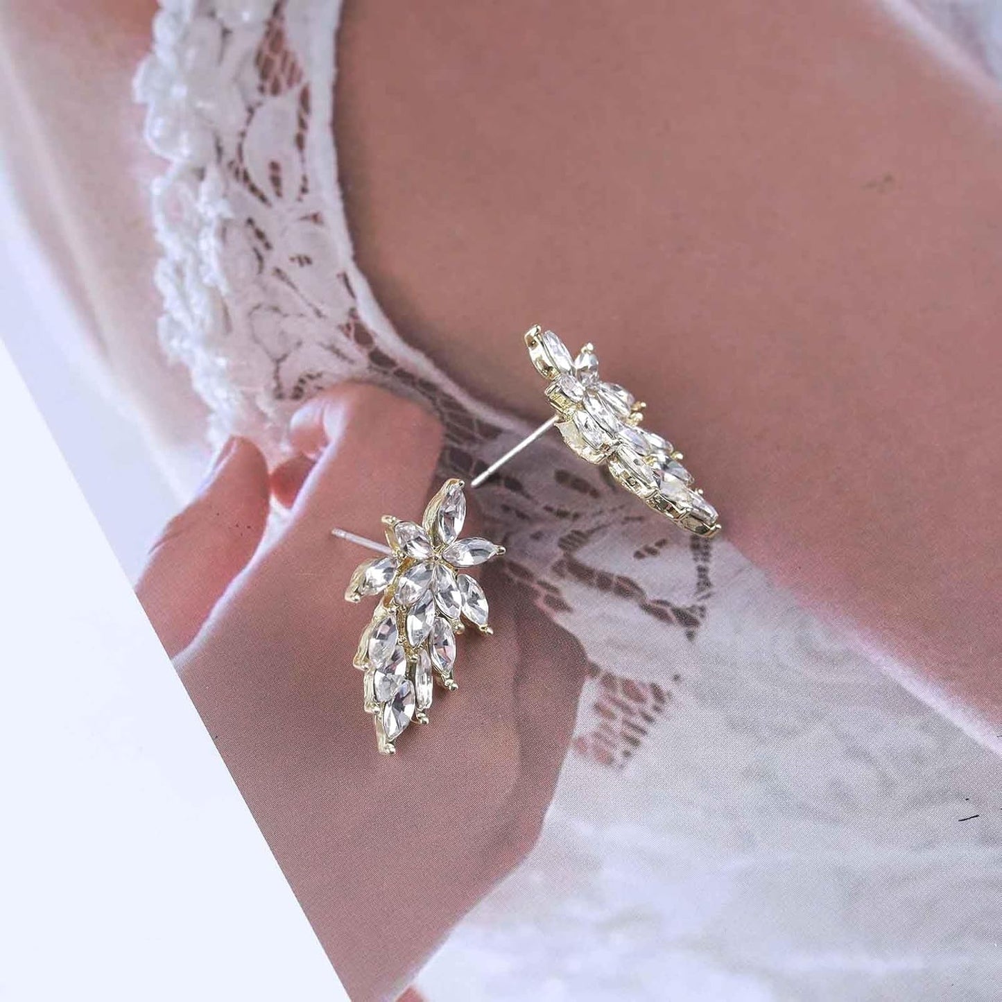 Vintage Crystal Leaf Earrings Leaf Cluster Cz Earrings Gold Rhinestone Leaf Drop Earrings Sparkly Cz Wedding Stud Earrings Jewelry for Women