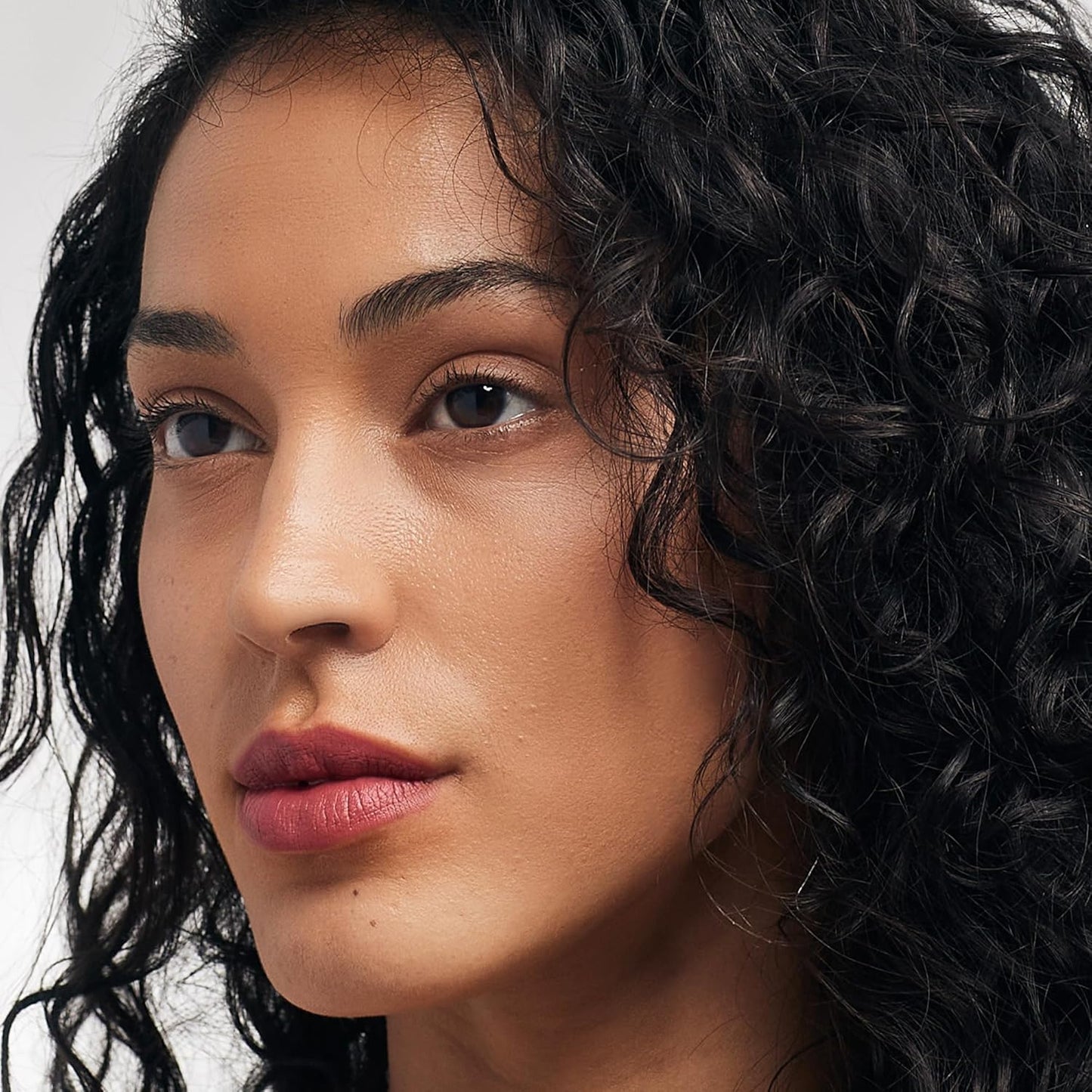 VASANTI Matte Crush Lipstick Pencil – It's Your Mauve – Soft, Velvety Matte Finish, Waterproof, Smooth Application – Natural, Vegan, Paraben-Free Lip Color