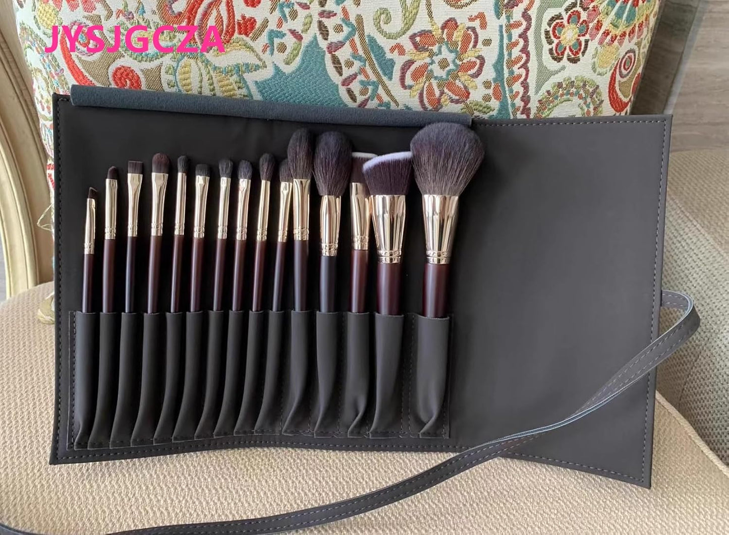 Professional makeup brush set with makeup bag. Includes Brushes for Contouring, Highlighting, Eyeshadow, Foundation & More. 15 Pcs Wool makeup brush
