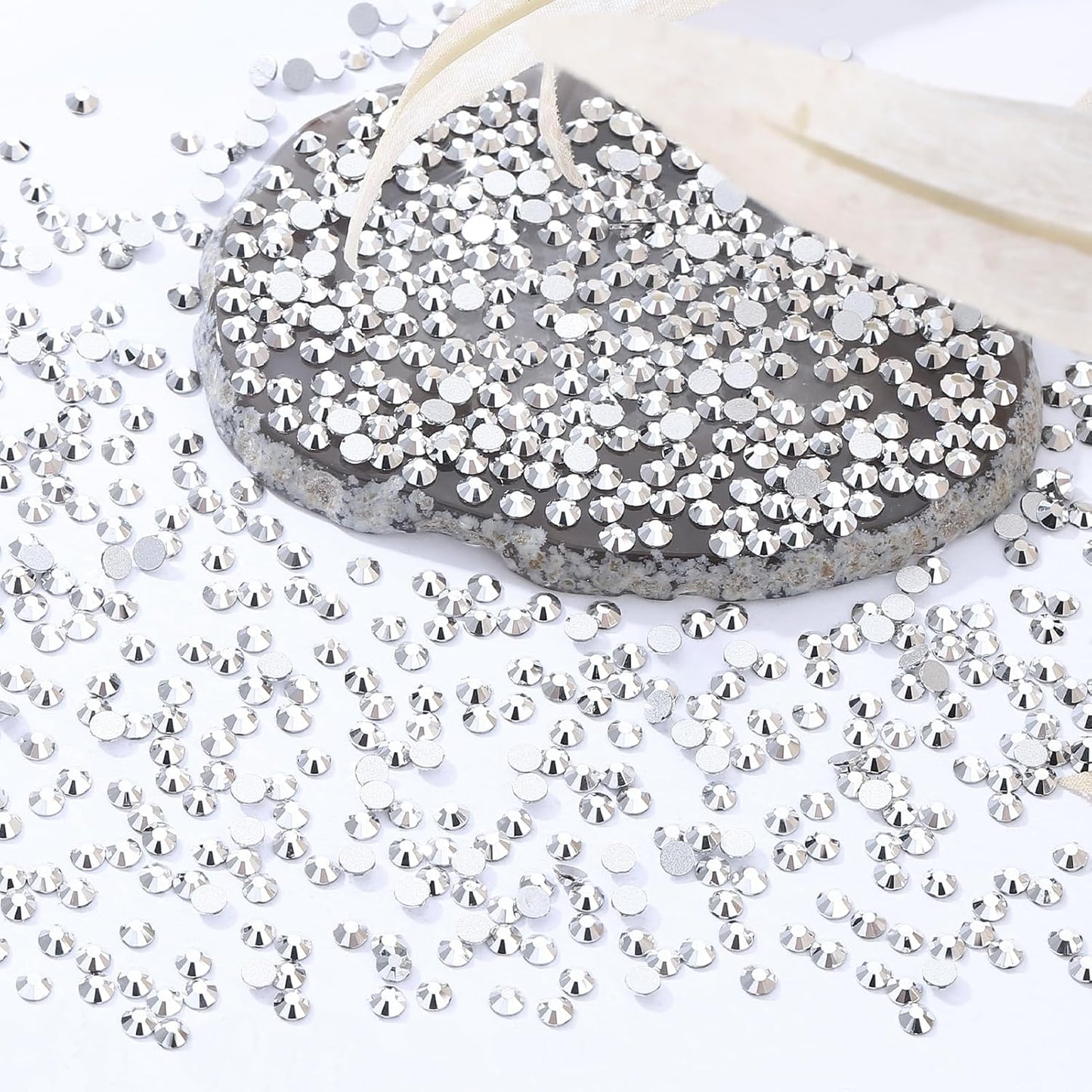 Silver Flatback Rhinestones, Glass Rhinestones for Nail Art and Craft, Glue Fix, Loose Crystal Gemstones(Silver, SS10, 2880pcs, 2.7-2.8mm)